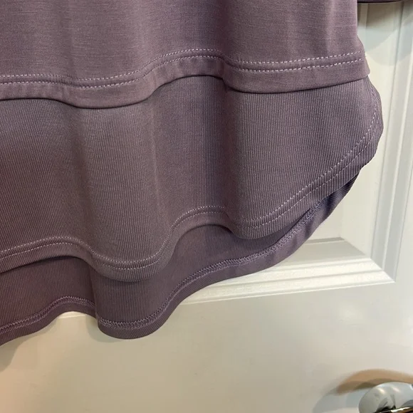 Soft Surroundings Beckett Keyhole Long Sleeve Top Size S
Model/poly MAKE OFFER - Picture 5 of 6